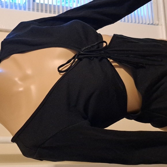 Victoria's Secret Black Cut Out Body Suit sz L - Picture 2 of 5